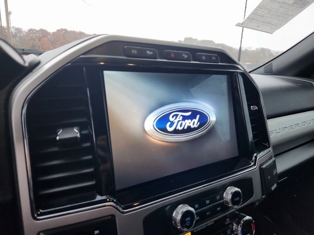 Used 2022 Ford F350 Lariat w/ Black Appearance Package image 17