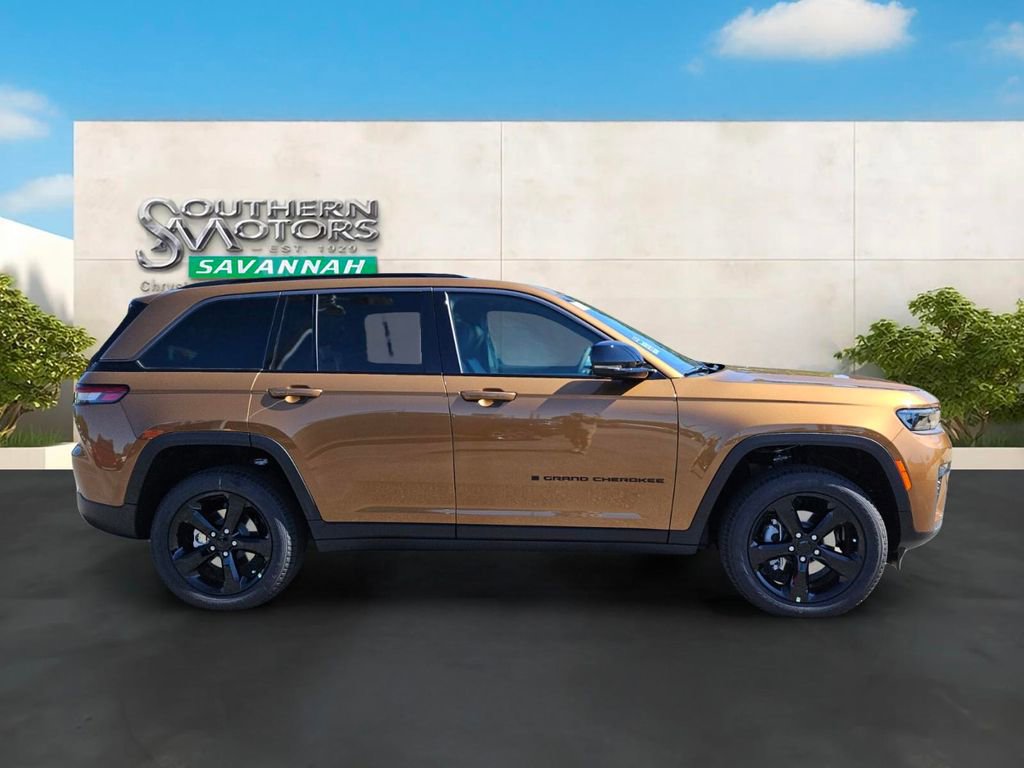 New 2026 Jeep Grand Cherokee Limited w/ Limited Altitude Package AWD/4WD image 6