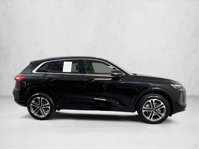 Used 2025 Audi Q5 Premium w/ Convenience Package AWD/4WD image 4
