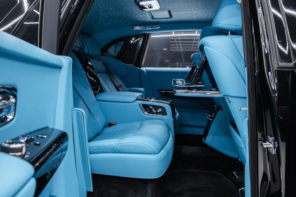 Used 2025 Rolls-Royce Phantom Sedan image 51