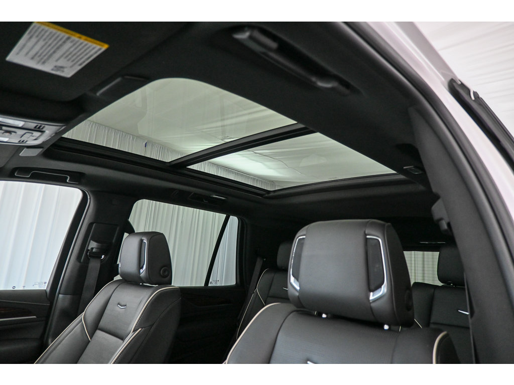 Certified 2023 Cadillac Escalade Premium Luxury AWD/4WD image 13
