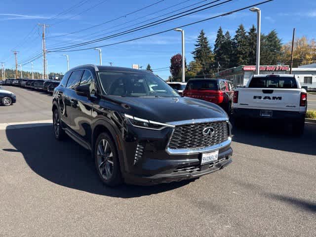 Used 2023 INFINITI QX60 Luxe w/ Cargo Package AWD/4WD image 3