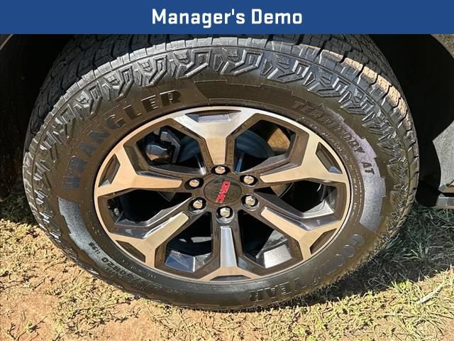 New 2026 GMC Yukon AT4 Ultimate w/ LPO, Floor Liner Package AWD/4WD image 16