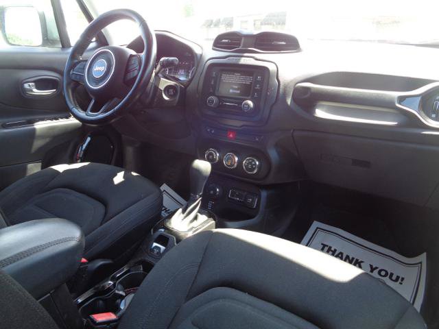 Used 2017 Jeep Renegade Altitude AWD/4WD image 21