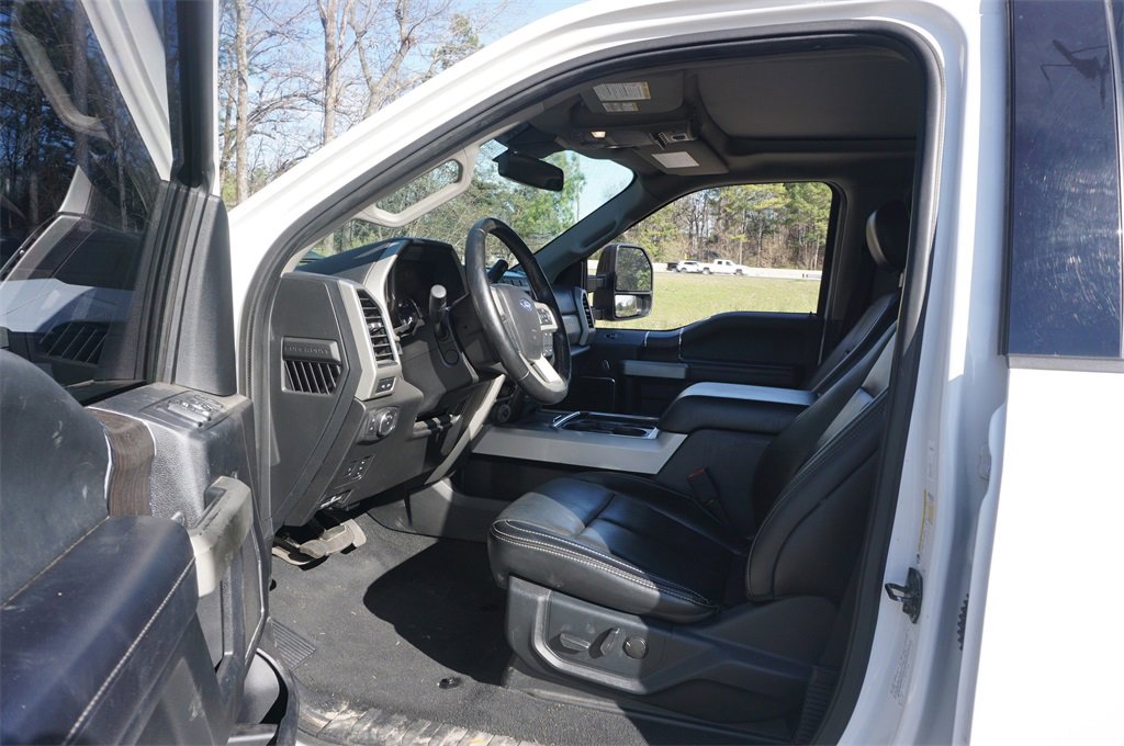 Used 2021 Ford F250 Lariat image 2