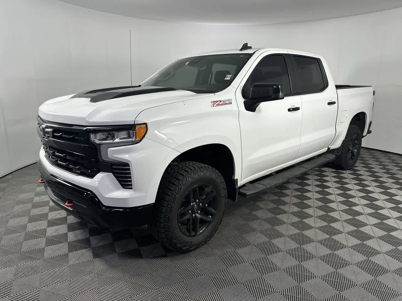 Used 2023 Chevrolet Silverado 1500 LT Trail Boss w/ Protection Package AWD/4WD image 5