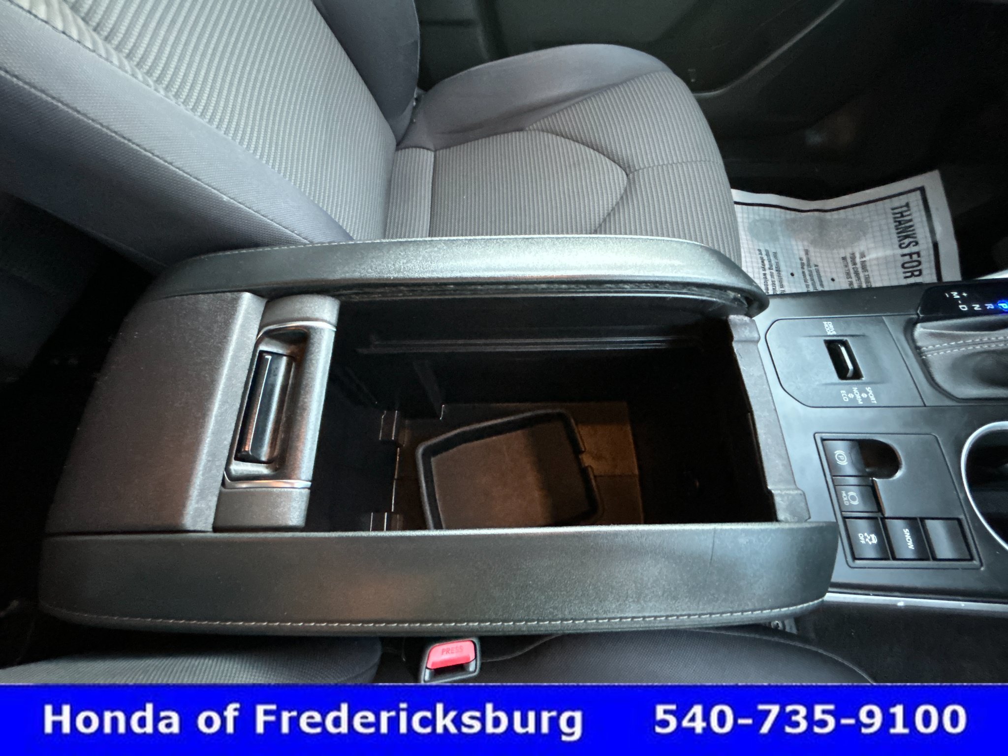 Used 2023 Toyota Highlander LE FWD image 24