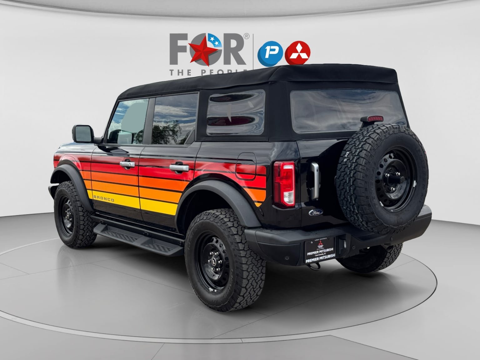 Used 2025 Ford Bronco Big Bend w/ Black Diamond Package AWD/4WD image 3