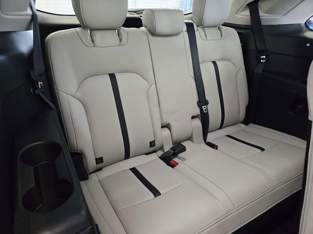 Certified 2025 MAZDA CX-90 3.3 Turbo w/ Preferred Package image 13