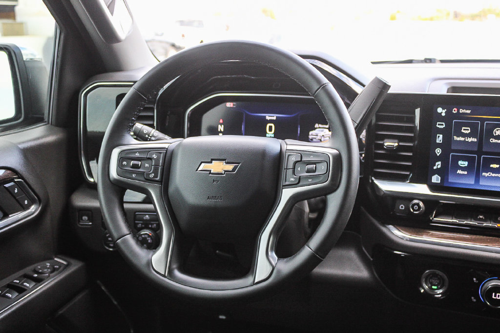Used 2024 Chevrolet Silverado 1500 LT AWD/4WD image 16