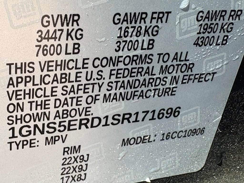 Used 2025 Chevrolet Suburban RST RWD image 21