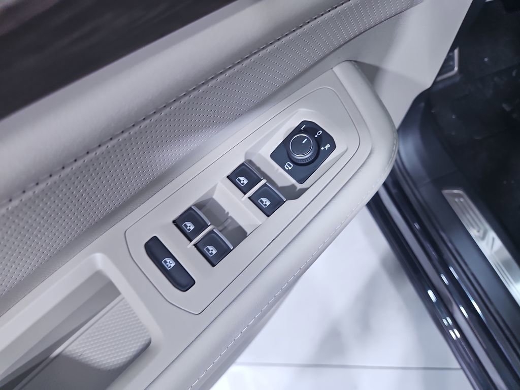 New 2026 Volkswagen Atlas SEL Premium R-Line image 11