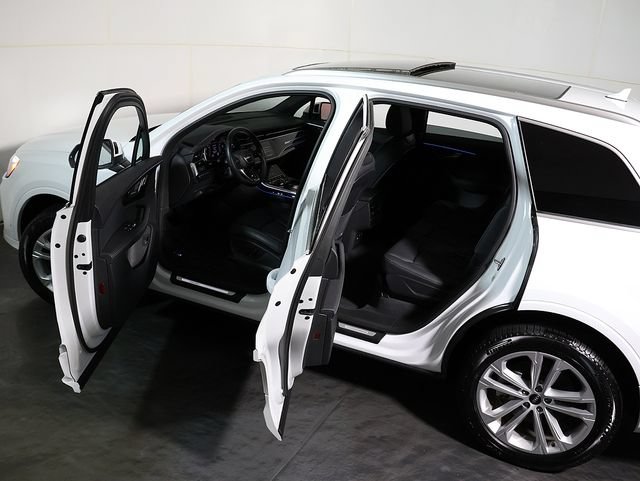 Used 2025 Audi Q7 3.0T Premium Plus w/ Premium Plus Package AWD/4WD image 5