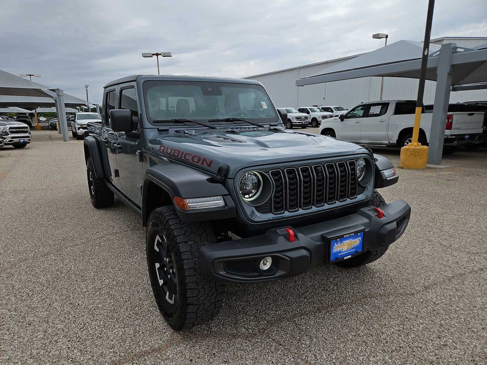 Used 2025 Jeep Gladiator Rubicon w/ Convenience Group AWD/4WD image 2