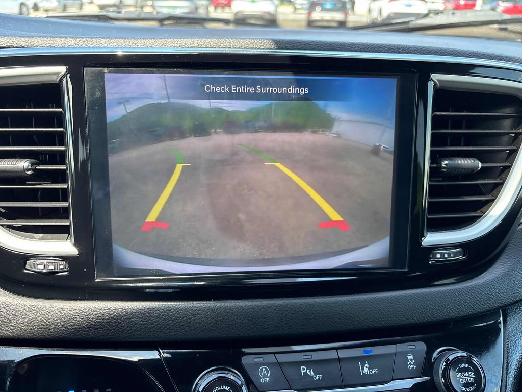 Used 2025 Chrysler Voyager LX FWD image 19