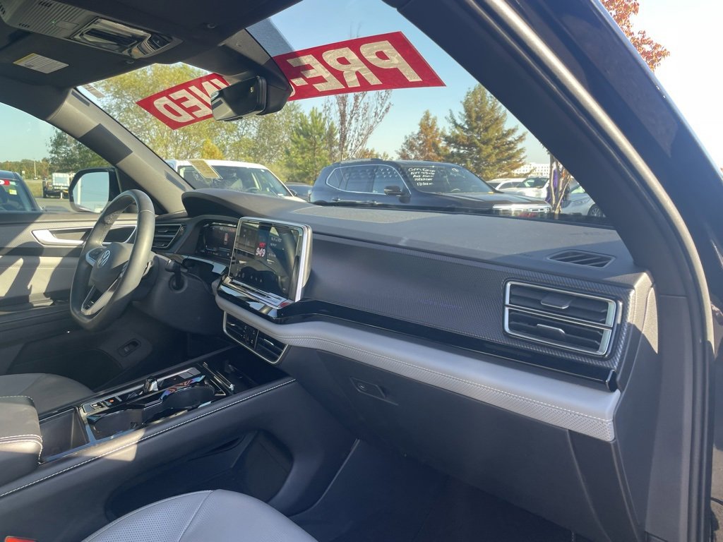 Used 2024 Volkswagen Atlas Cross Sport SEL R-Line image 31