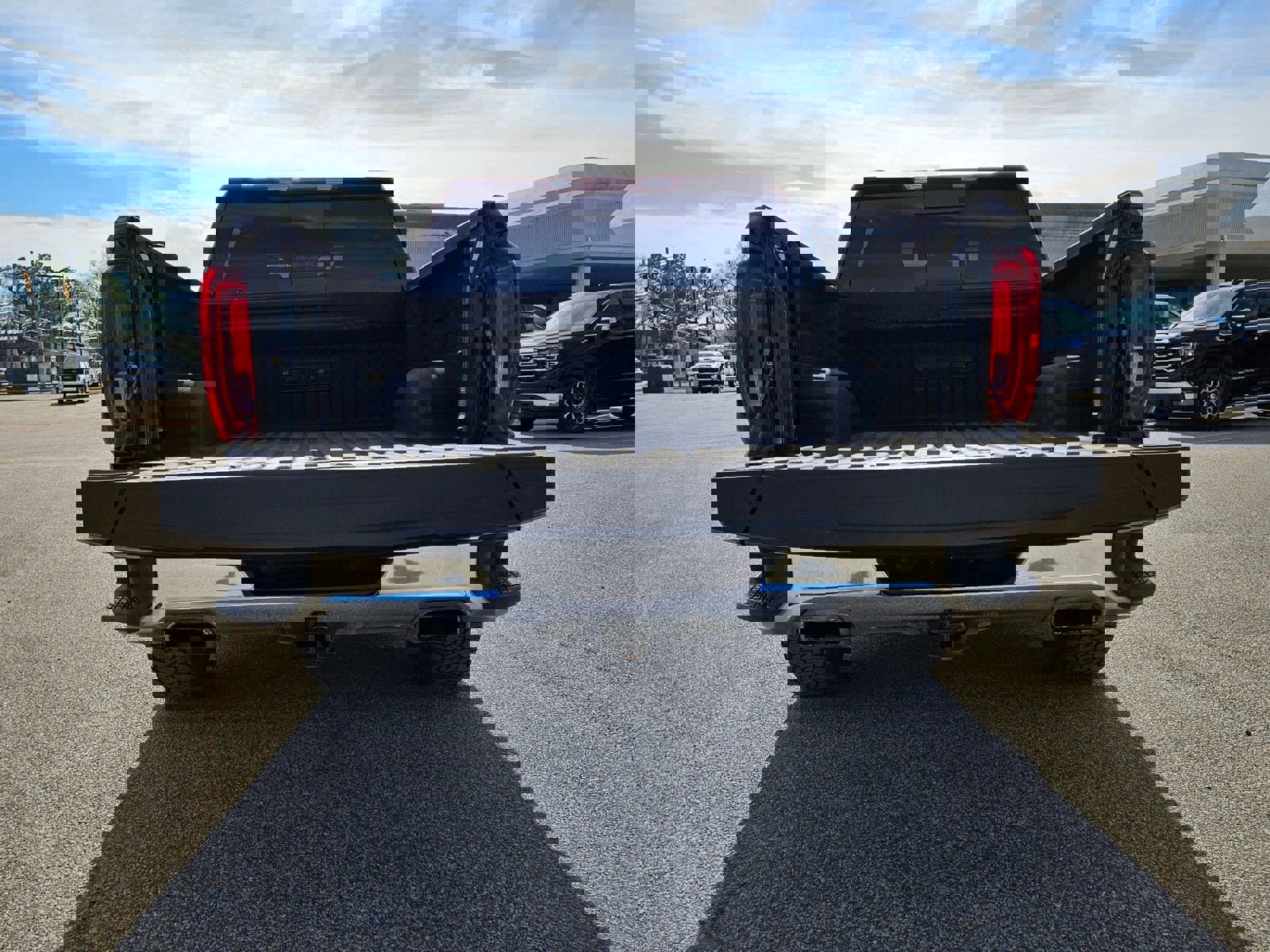 Used 2021 GMC Sierra 1500 SLT w/ SLT Premium Package image 4