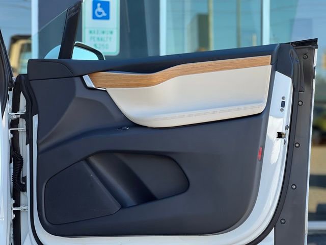 Used 2018 Tesla Model X 100D image 19