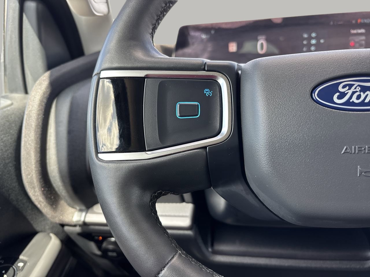 Certified 2025 Ford Expedition Active AWD/4WD image 29