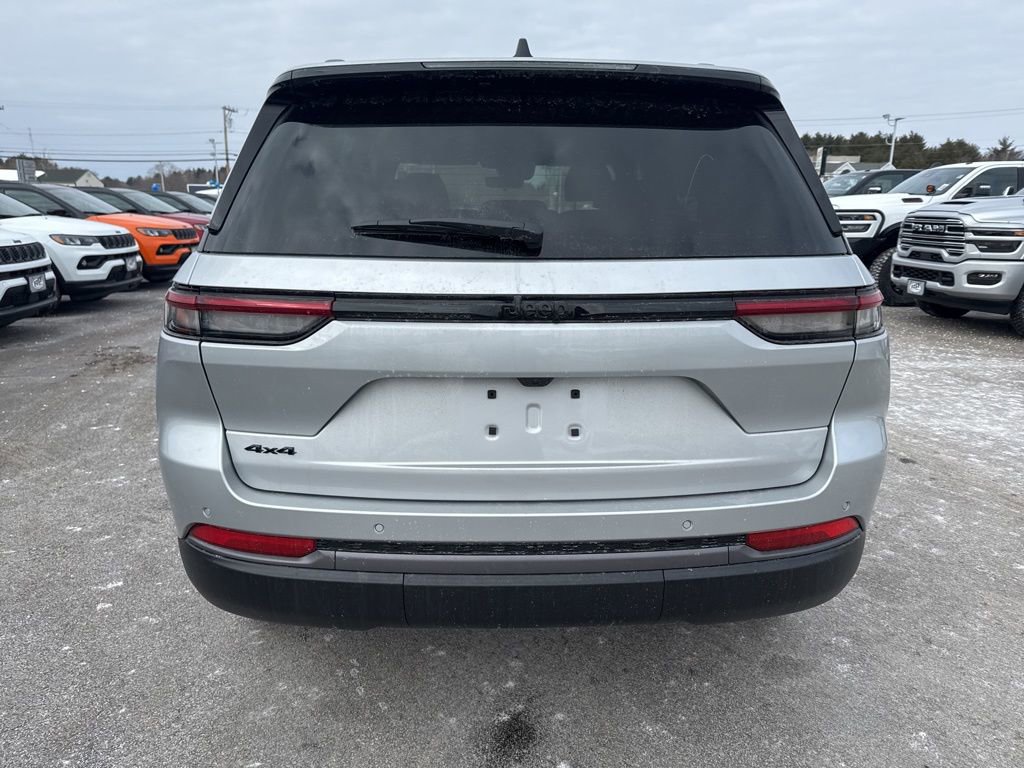 New 2026 Jeep Grand Cherokee Altitude image 4