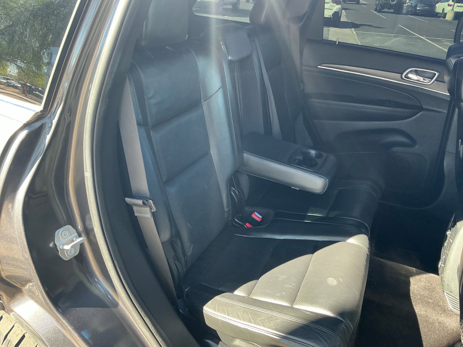 Used 2018 Jeep Grand Cherokee Limited w/ Luxury Group II image 18