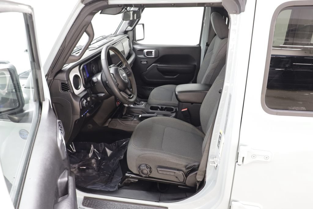 Used 2024 Jeep Wrangler Unlimited AWD/4WD image 6