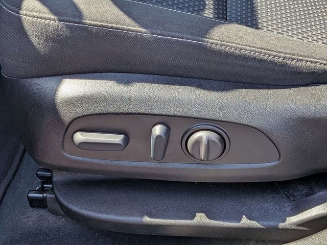 Used 2023 GMC Acadia SLE w/ Driver Convenience Package image 16