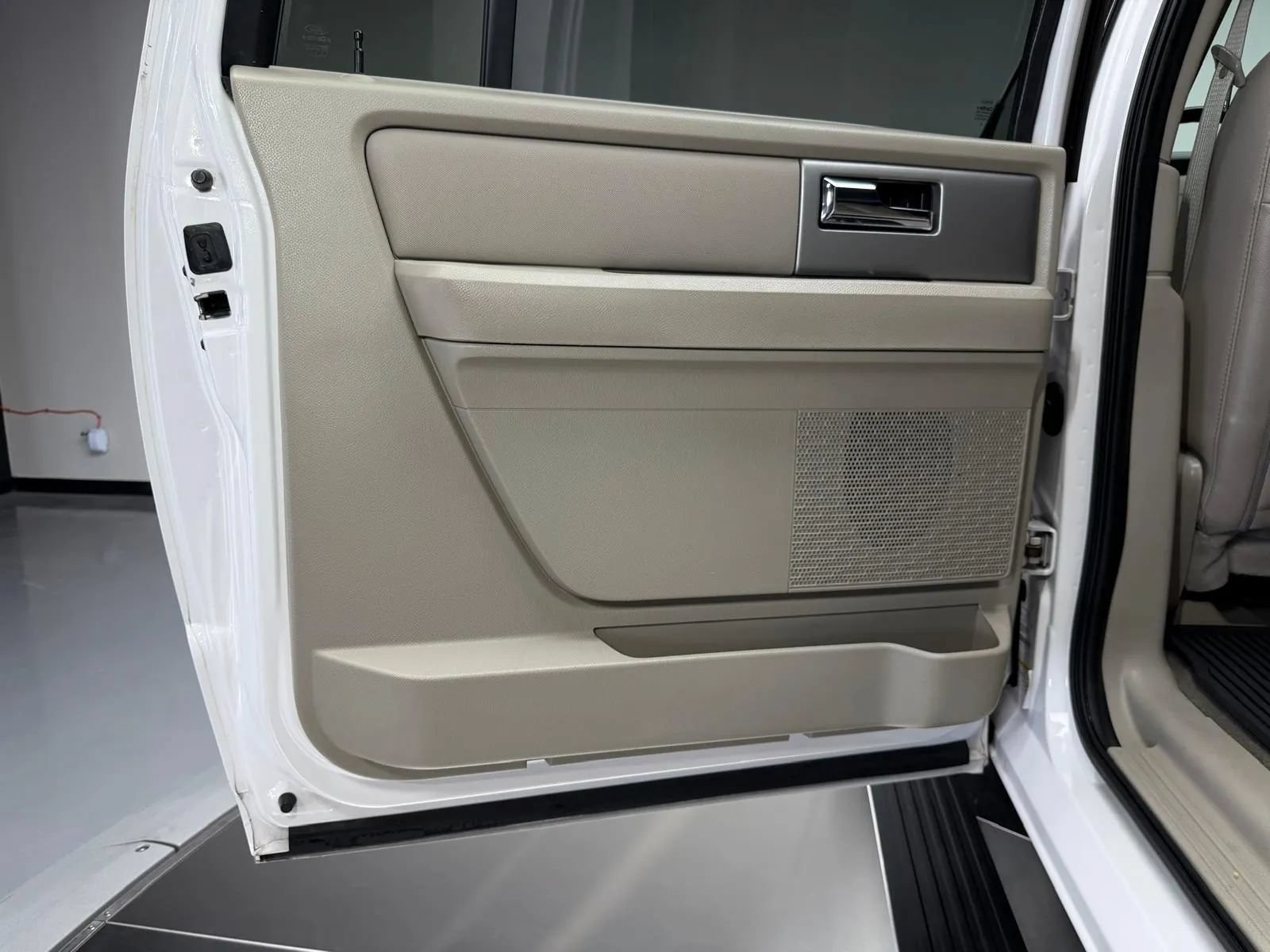 Used 2012 Ford Expedition EL Limited AWD/4WD image 20