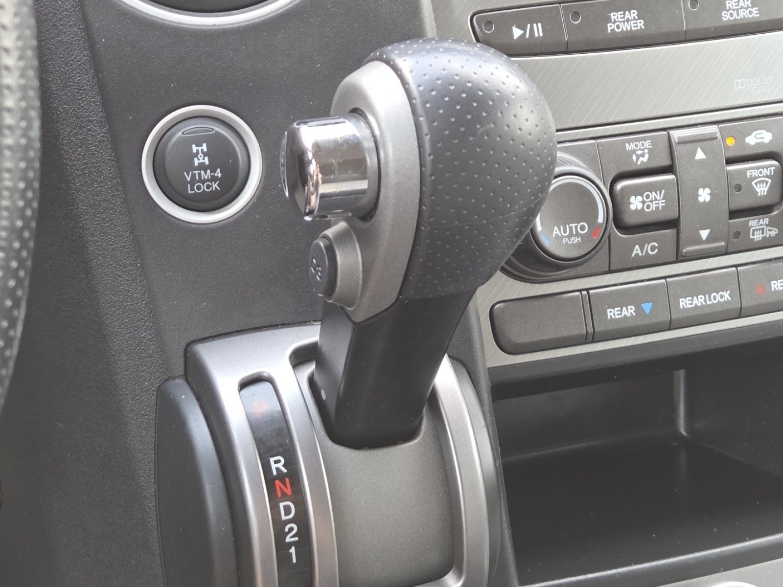 Used 2015 Honda Pilot SE image 29