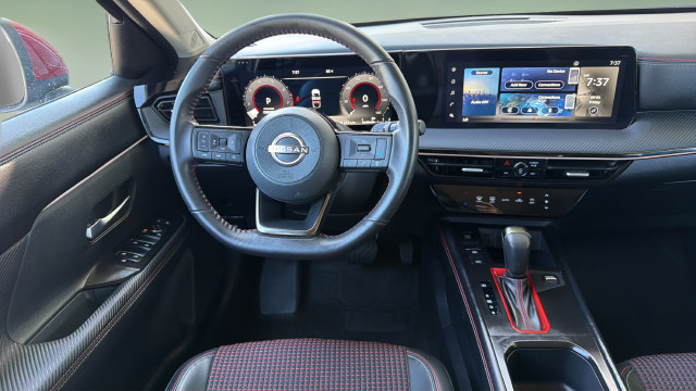Used 2025 Nissan Kicks SR w/ Illumination Package FWD image 10