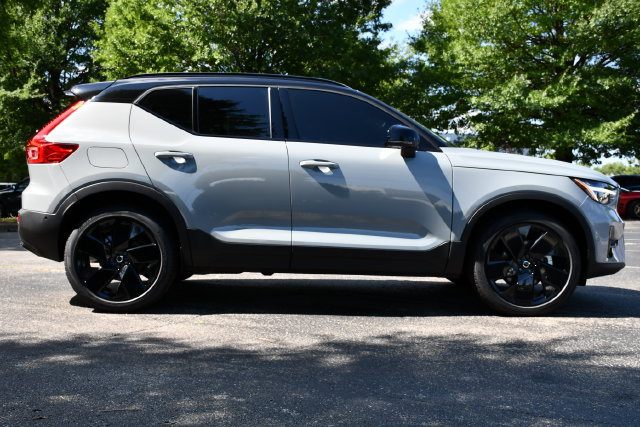 New 2026 Volvo XC40 B5 Ultra w/ Protection Package Premier AWD/4WD image 8