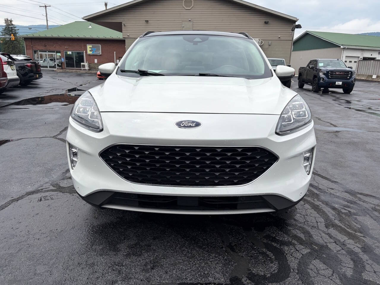 Used 2020 Ford Escape Titanium AWD/4WD image 3
