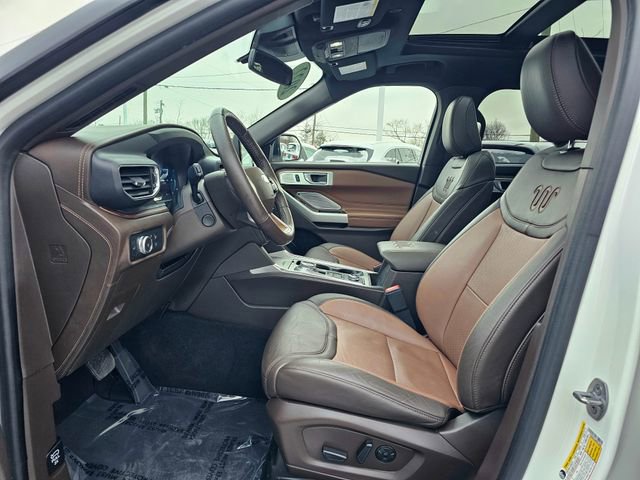 Used 2022 Ford Explorer King Ranch w/ Premium Technology Package image 18