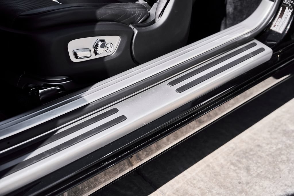 Used 2018 Rolls-Royce Dawn RWD image 33