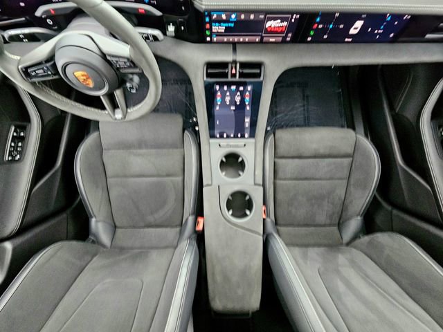 Used 2022 Porsche Taycan GTS image 30