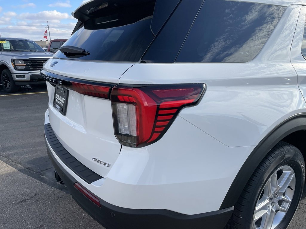 New 2026 Ford Explorer Active image 32