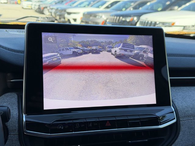 Certified 2023 Jeep Compass Latitude AWD/4WD image 36