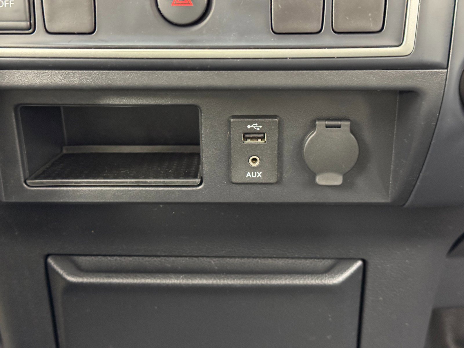 Used 2017 Nissan Titan S image 24