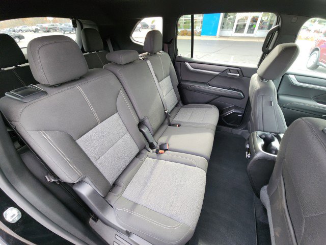 Used 2025 GMC Acadia Elevation image 16