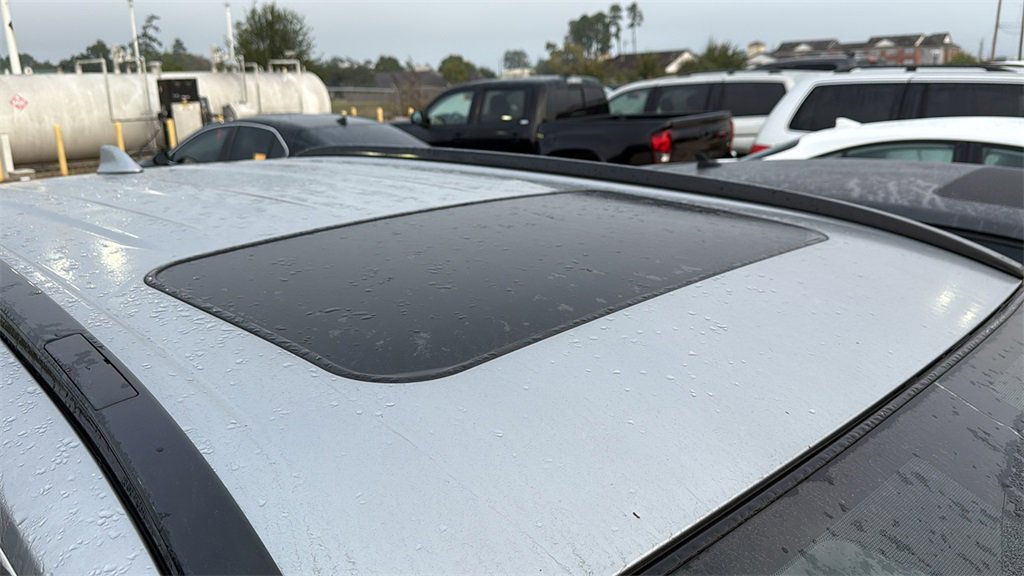 Used 2019 Toyota RAV4 XLE image 10