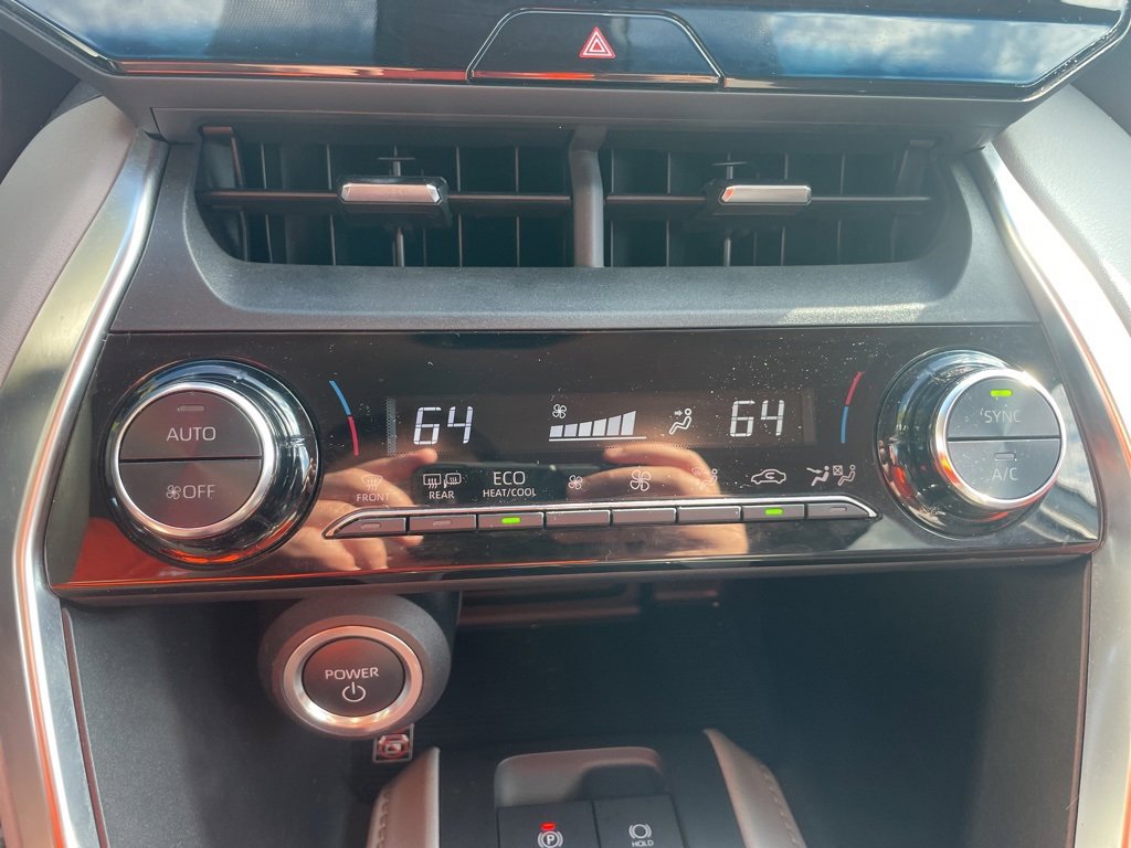 Used 2024 Toyota Venza LE image 20