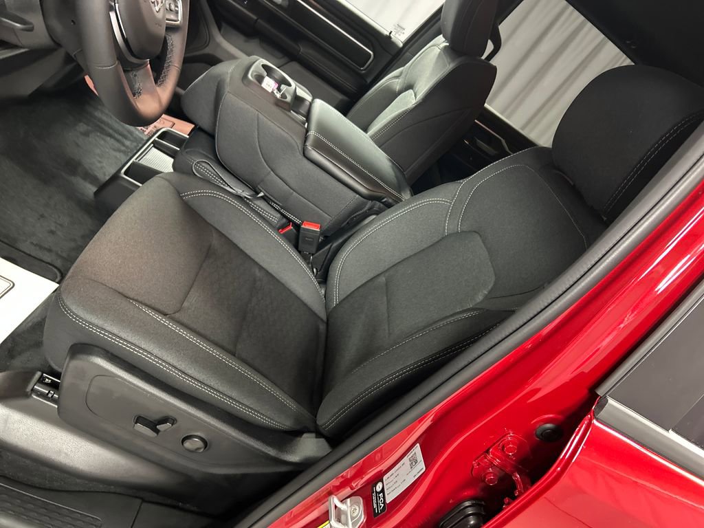 New 2026 RAM 1500 4x4 Crew Cab image 10