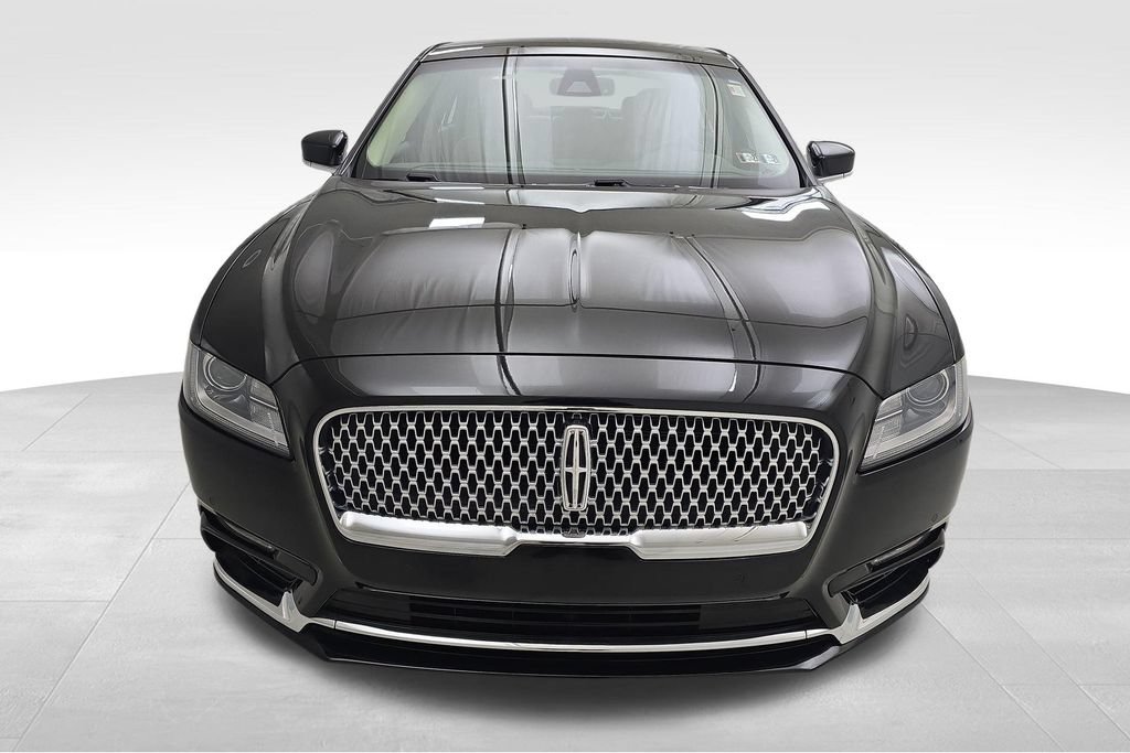 Used 2017 Lincoln Continental Select w/ Climate Package AWD/4WD image 3