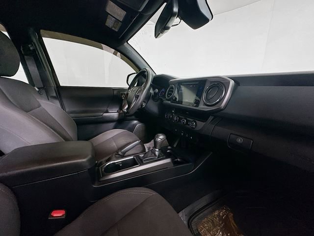 Used 2018 Toyota Tacoma TRD Sport image 29