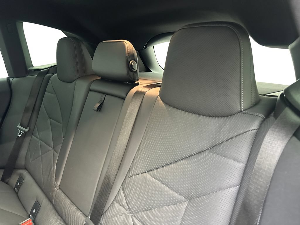 Used 2024 BMW iX xDrive50 w/ Premium Package AWD/4WD image 34