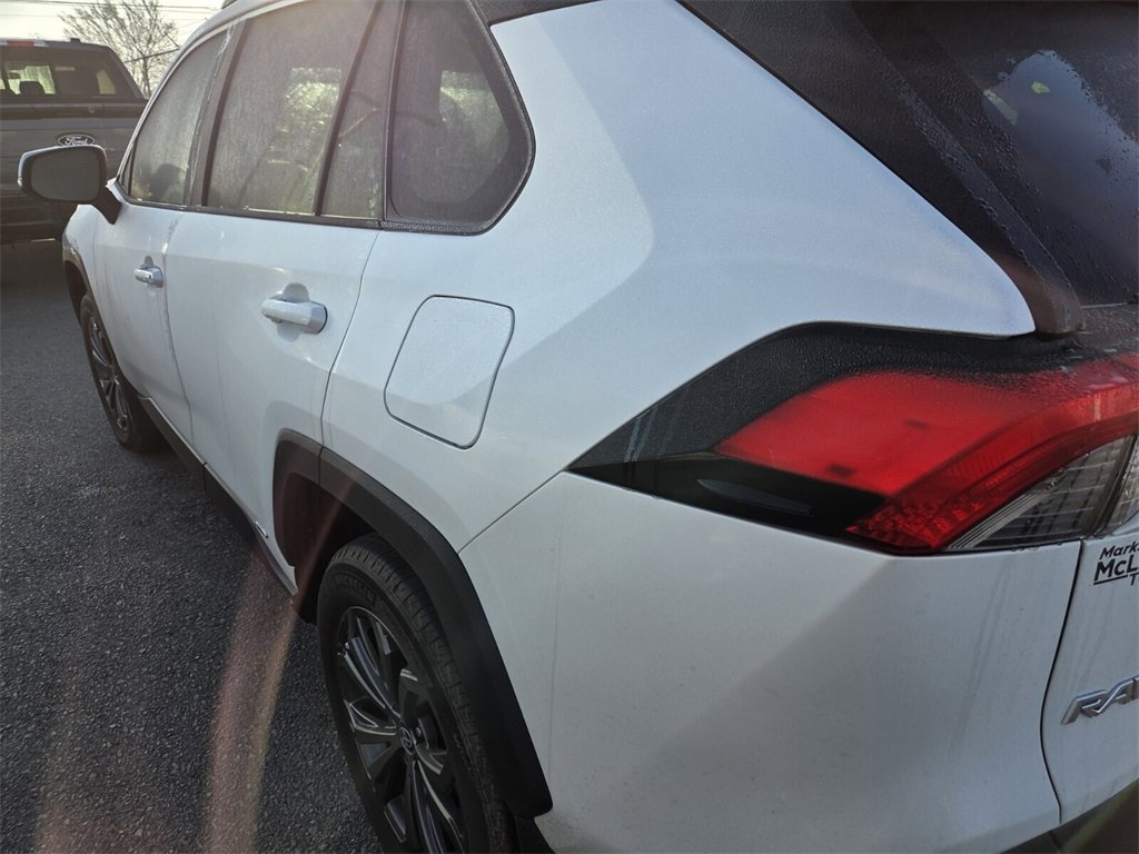 Used 2023 Toyota RAV4 XLE Premium image 6