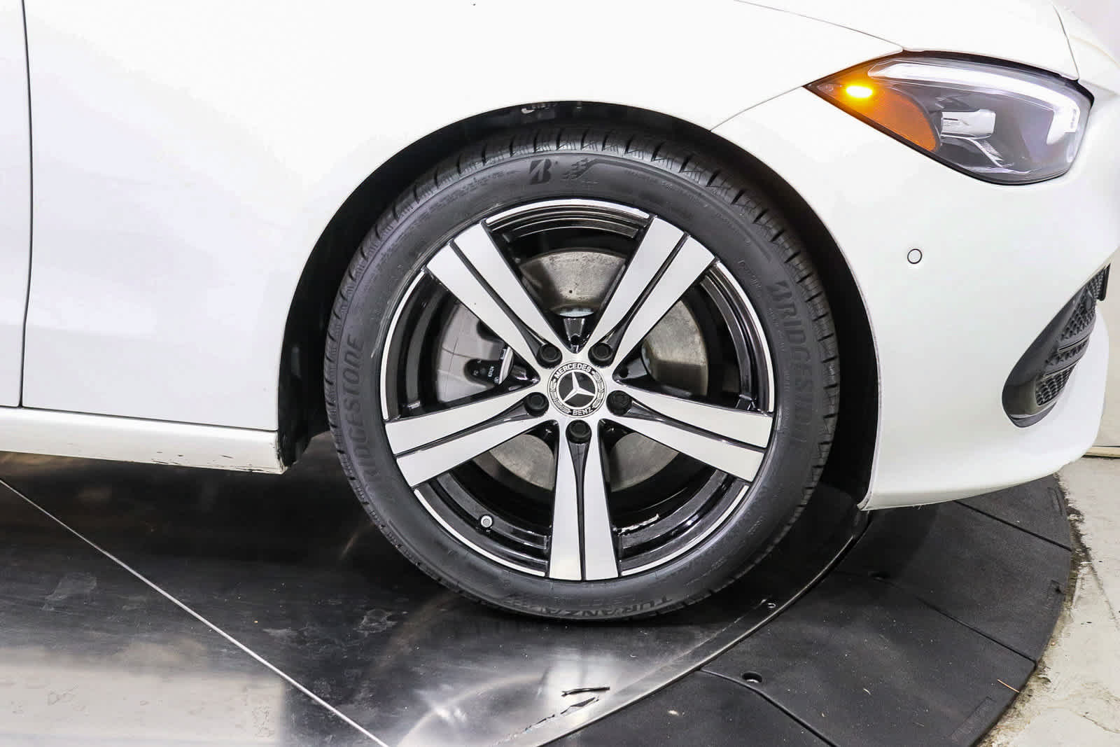 Used 2024 Mercedes-Benz C 300 4MATIC Sedan image 13
