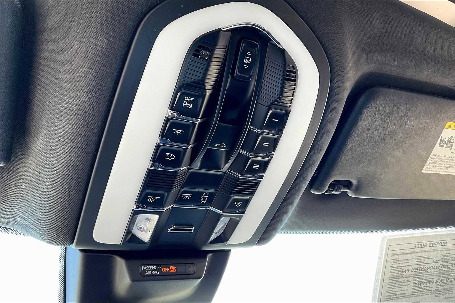 Used 2023 Porsche Macan image 36