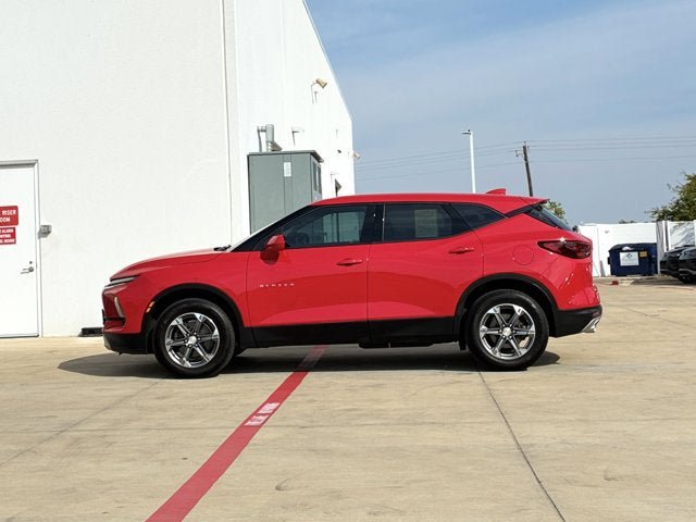 Used 2023 Chevrolet Blazer LT FWD image 3