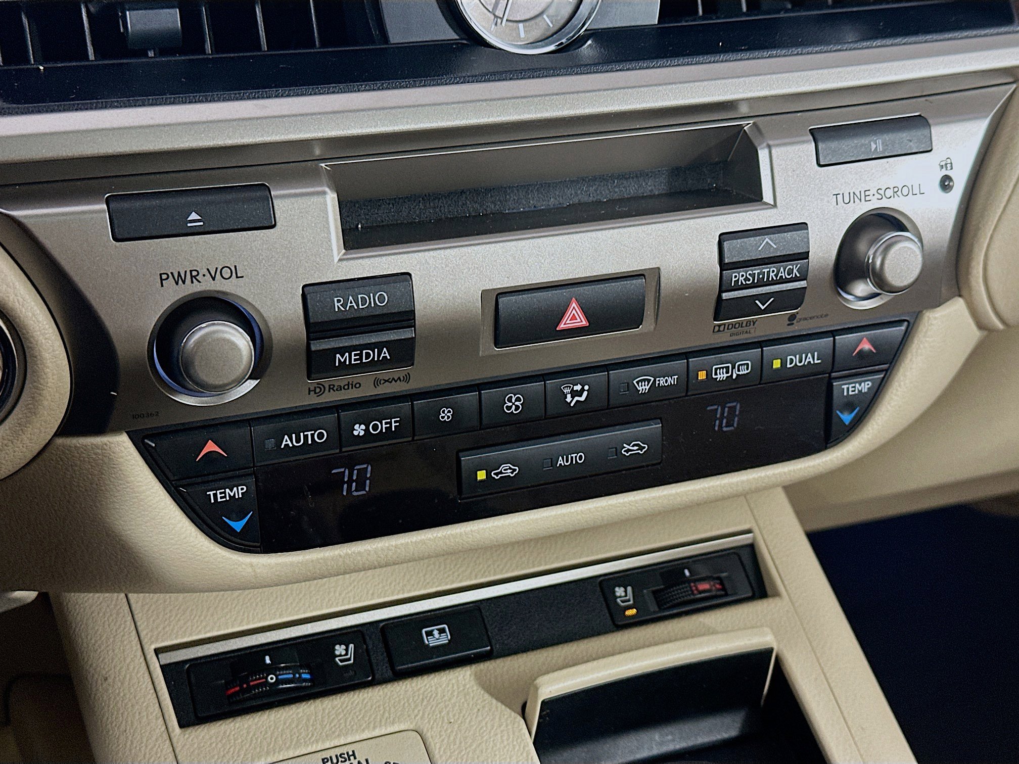 Used 2014 Lexus ES 350 w/ Luxury Package image 24